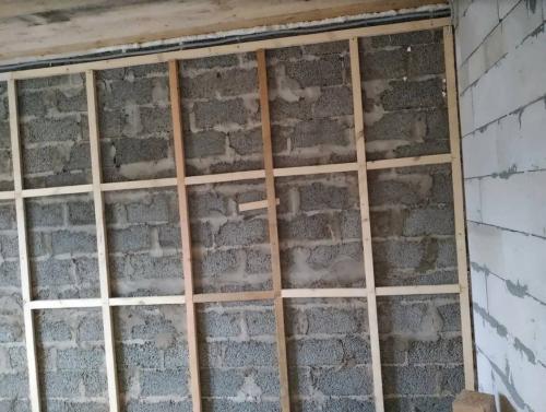 Как сделать каркас под гипсокартон из дерева. Деревянный каркас для гипсокартона на стену своими руками