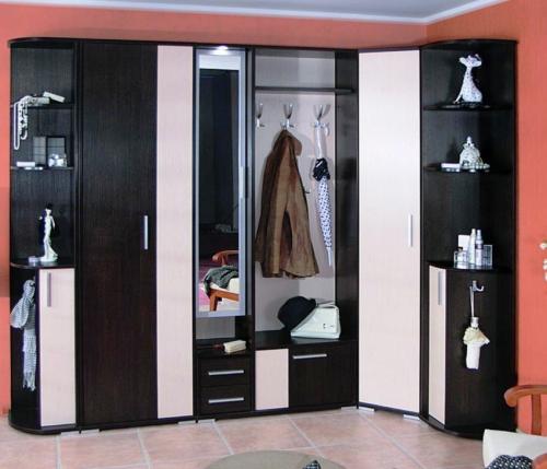 Угловая прихожая с пуфиком. Угловая прихожая — обзор лучших вариантов оформления прихожей стильным интерьером (85 фото)