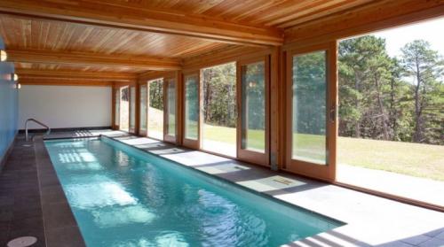 Крытый бассейн в частном доме. Крытые бассейны: разновидности и советы по строительству