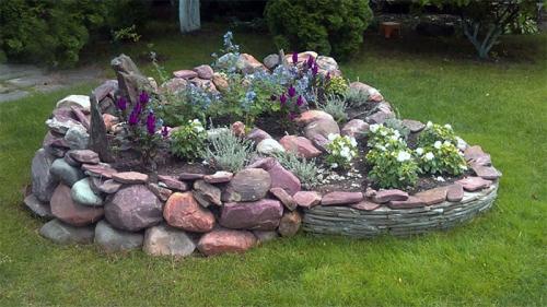 Клумба своими руками из подручных материалов. Виды