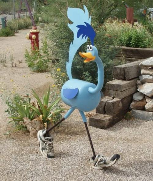 Прикольные поделки для дачи. Новинки поделок для сада из подручных средств с описанием