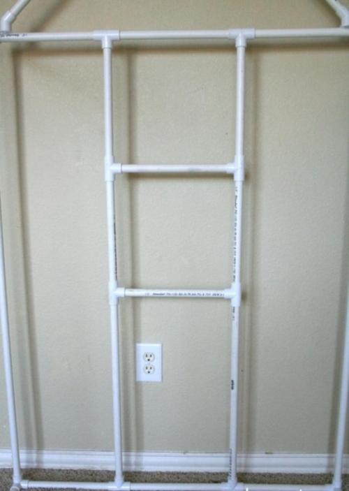 Детский домик своими руками. Домик на столбах для детей с песочницей 04