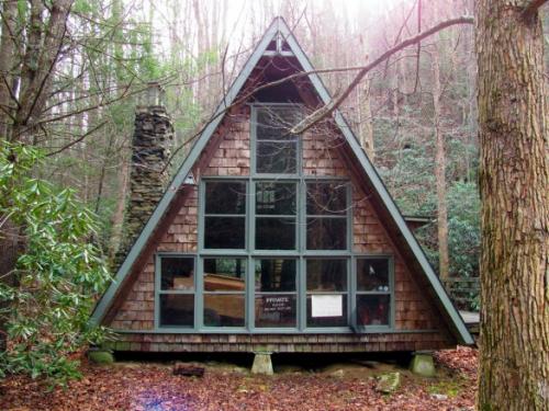 Что нужно, чтобы построить шалаш своими руками. Дом-шалаш своими руками