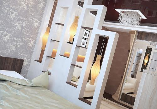 Можно ли устанавливать готовые раздвижные перегородки в квартирах с низкими потолками. Есть ли способ сделать перегородку без крепления к натяжному потолку, если да то какой?