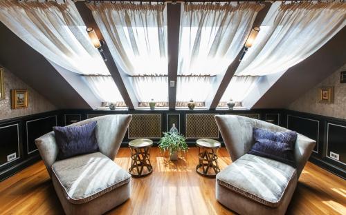 Декор одной стены в гостиной. Выбора цвета стен 14