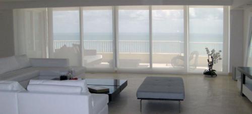 Шторы и тюль в зал в современном стиле. Современный дизайн