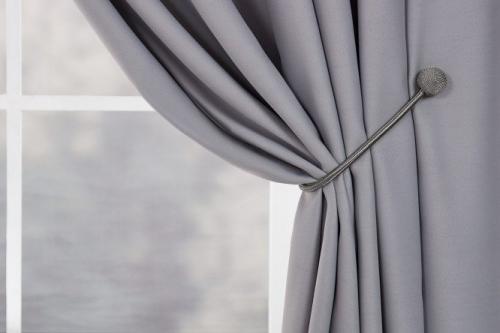 Современные шторы для гостиной: выбор и стиль 16