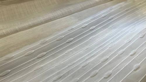 Как выбрать шторы с тюлем для современного зала 06