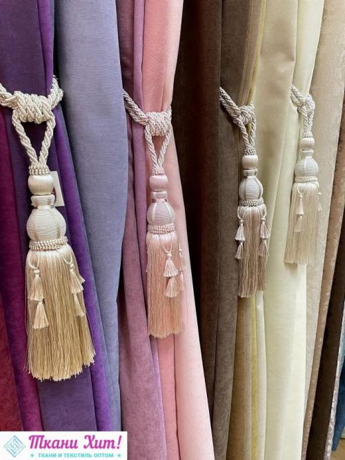 Занавески в зал: современный стиль и функциональность 23