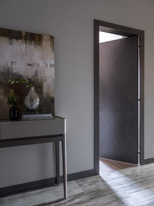 Узкая прихожая: 7 примеров стильного и функционального дизайна 06 Узкая прихожая: 7 примеров стильного и функционального дизайна 06