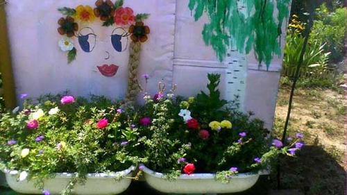 Клумбы своими руками из подручных средств. Необычные цветники своими руками: 100 идей из подручных материалов 09 Клумбы своими руками из подручных средств. Необычные цветники своими руками: 100 идей из подручных материалов 09