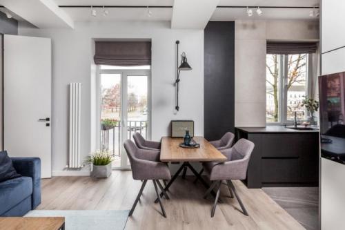 Дизайн кухни с окном: 9 способов, как задействовать окно с пользой