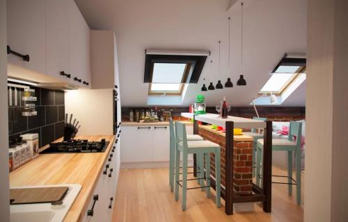 Современная кухня в загородном доме. Дизайн кухни в частном доме: особенности оформления в 129 реальных фото