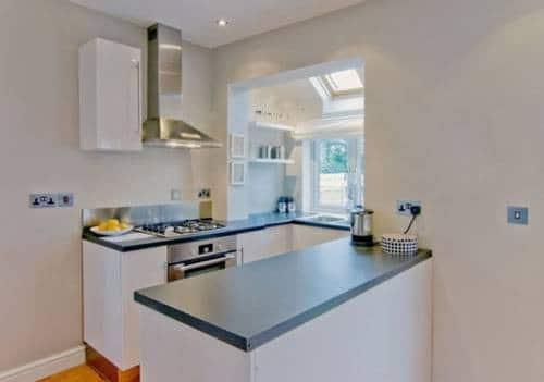 Маленькая кухня совмещенная с балконом. Совмещенное пространство: идеи оформления