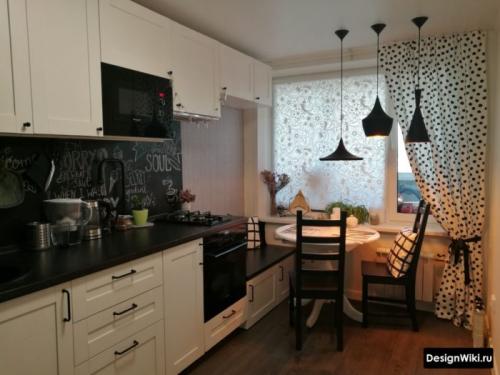 Современные шторы на кухню с балконной дверью. Современные идеи штор для кухни с балконом 02