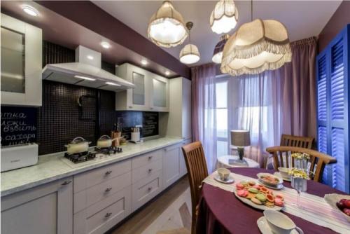 Шторы на кухню с балконной дверью 2022. 70 идей оформления окна на кухне с балконной дверью 05