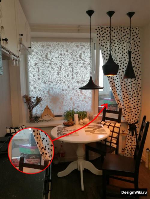 Современные шторы на кухню с балконной дверью. Современные идеи штор для кухни с балконом 01