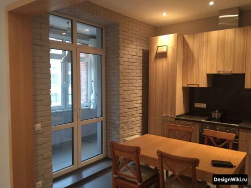 Современные шторы на кухню с балконной дверью. Современные идеи штор для кухни с балконом 03