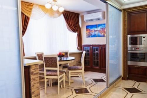 Маленькая кухня совмещенная с балконом. Совмещенное пространство: идеи оформления