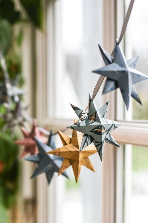 Украшение окон на Новый год. Как украсить окна на Новый 2021 год - полезные советы и креативные фото идеи 25