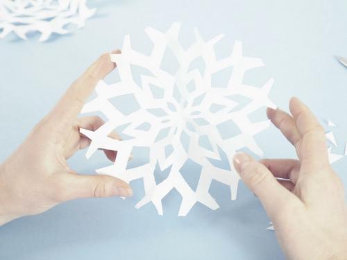 Украшение окон на Новый год. Как украсить окна на Новый 2021 год - полезные советы и креативные фото идеи 13