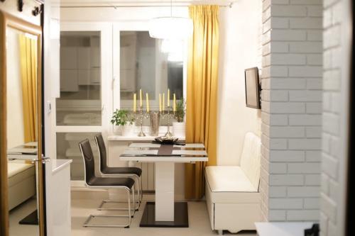 Как выбрать шторы для кухни с балконной дверью. Самые модные шторы на кухню с балконной дверью