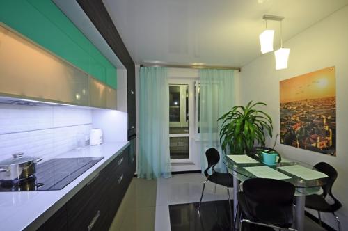 Как выбрать шторы для кухни с балконной дверью. Самые модные шторы на кухню с балконной дверью