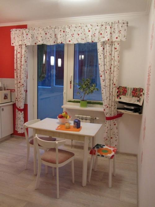 Как выбрать шторы для кухни с балконной дверью. Самые модные шторы на кухню с балконной дверью