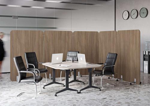 Какие недостатки у офисных перегородок на колесах. Типы офисных мобильных перегородок