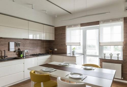 Тюль на кухню с балконной дверью. Виды штор для кухни с балконной дверью —, какие выбрать? 20