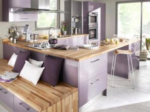 Кухня с балконной дверью. Отделка 03