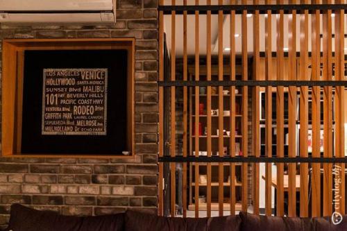 Фото дизайна кухни совмещенной с балконом. Кухня, совмещенная с лоджией 16