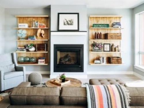 Декоративные полки на стену. Полки в интерьере гостиной 37