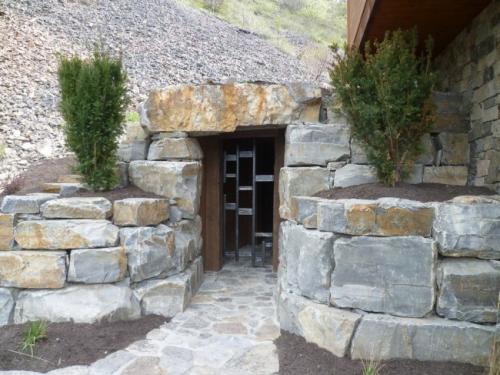 Погреб для хранения овощей своими руками. Погреб на даче: основные виды