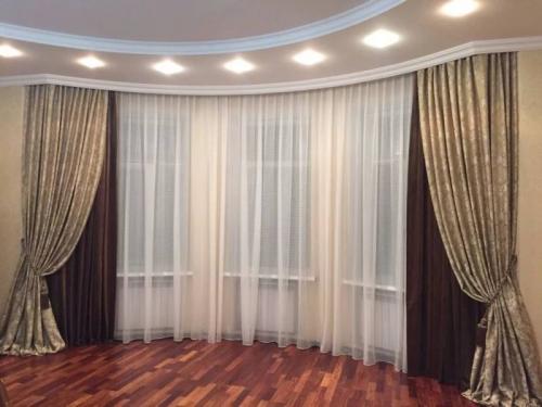 Какие шторы сейчас в моде для зала. Шторы для зала 2023 — новинки красивых штор для интерьера зала в квартире и доме в современном стиле + фото идеи