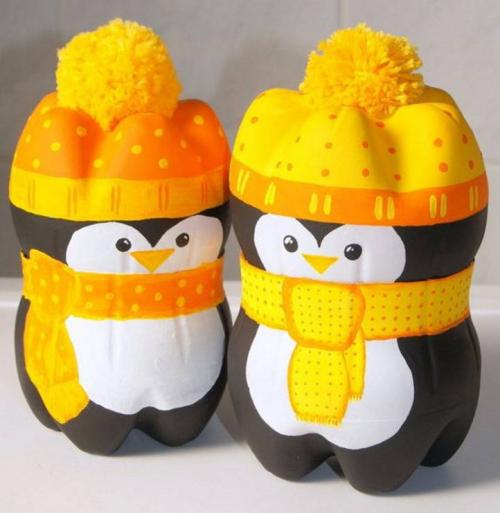 Поделки из пластиковых бутылок для дома. Поделки из пластиковых бутылок своими руками: 84 фото лучших идей использования 1,5 и 5 литровых бутылок для детей, дачи, дома, сада