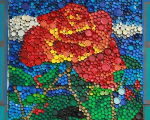 Поделки из пластиковых бутылок для дома. Поделки из пластиковых бутылок своими руками: 84 фото лучших идей использования 1,5 и 5 литровых бутылок для детей, дачи, дома, сада