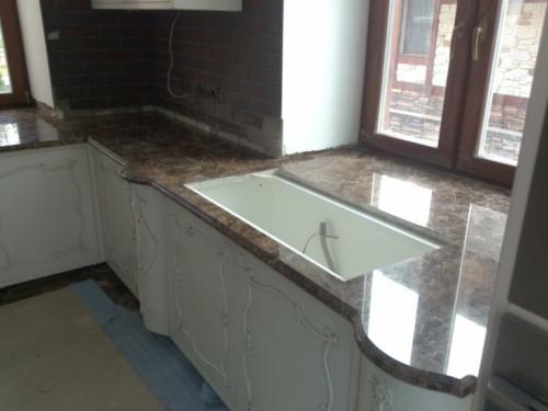 Декор подоконника на кухне. Подоконник на кухне: особенности использования, рекомендации по выбору. 115 фото функциональных подоконников в интерьере кухни