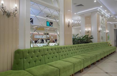 Главные цвета 2023 года: что ждет нас в новом году 05