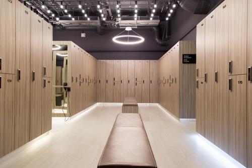 Что такое шкафчик для обуви для раздевалок. Секционные шкафы и шкафчики для рабочих раздевалок