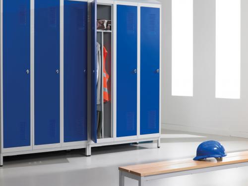 Какие материалы используются для изготовления шкафчиков для обуви для раздевалок. Преимущества и недостатки
