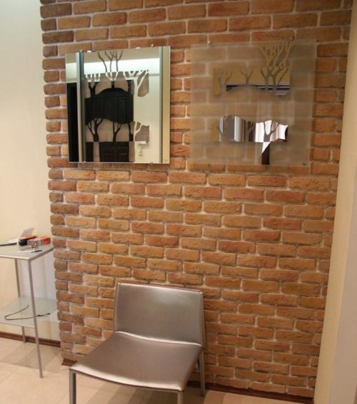 Гипсовая плитка под кирпич сочетание с обоями. Гипсовый кирпич для внутренней отделки (135 фото): использование декоративной плитки под кирпич + советы по укладке своими руками