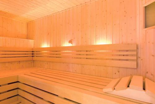 111+ Идей как обшить дом деревянной вагонкой 01