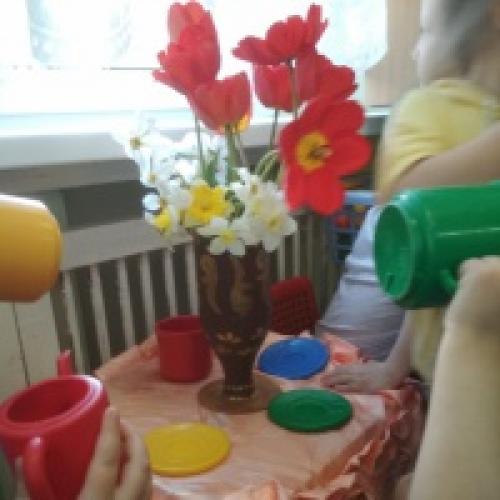 Как делать вазы из пластиковых бутылок. Мастер-класс «Красивая ваза своими руками на основе пластиковой бутылки»