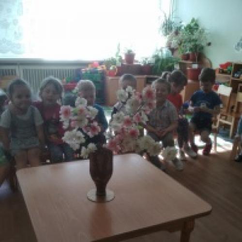 Как делать вазы из пластиковых бутылок. Мастер-класс «Красивая ваза своими руками на основе пластиковой бутылки»