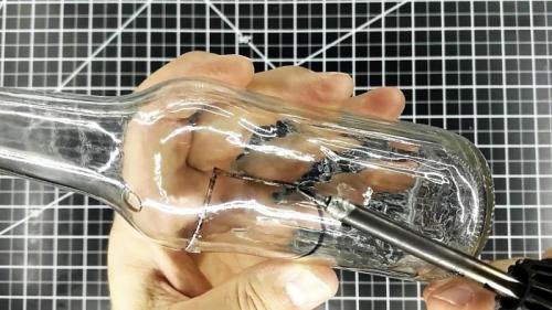 Удивительные вазы из пластиковых бутылок: простой способ создания экологичного декора 18