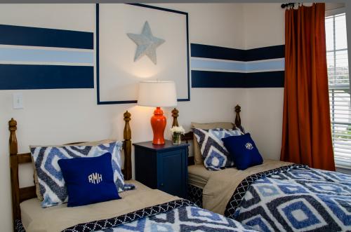 Какие материалы можно использовать для создания интерьера в стиле морской волны. Отделочные материалы