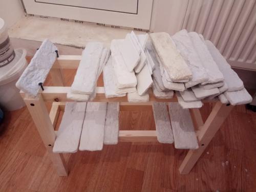 Как сделать декоративный камень из гипса. Декоративный кирпич из гипса своими руками (венецианский кирпич)