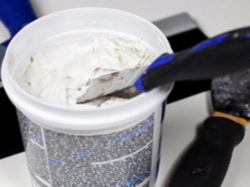 В каких пропорциях разбавить гипс для заливки форм. Густая заливка в горшке 03