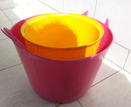 Вазоны из цемента и пластиковых бутылок. Горшки для цветов из цемента и ткани (тряпки) своими руками, фото